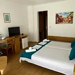 зонарита Хотел 2*